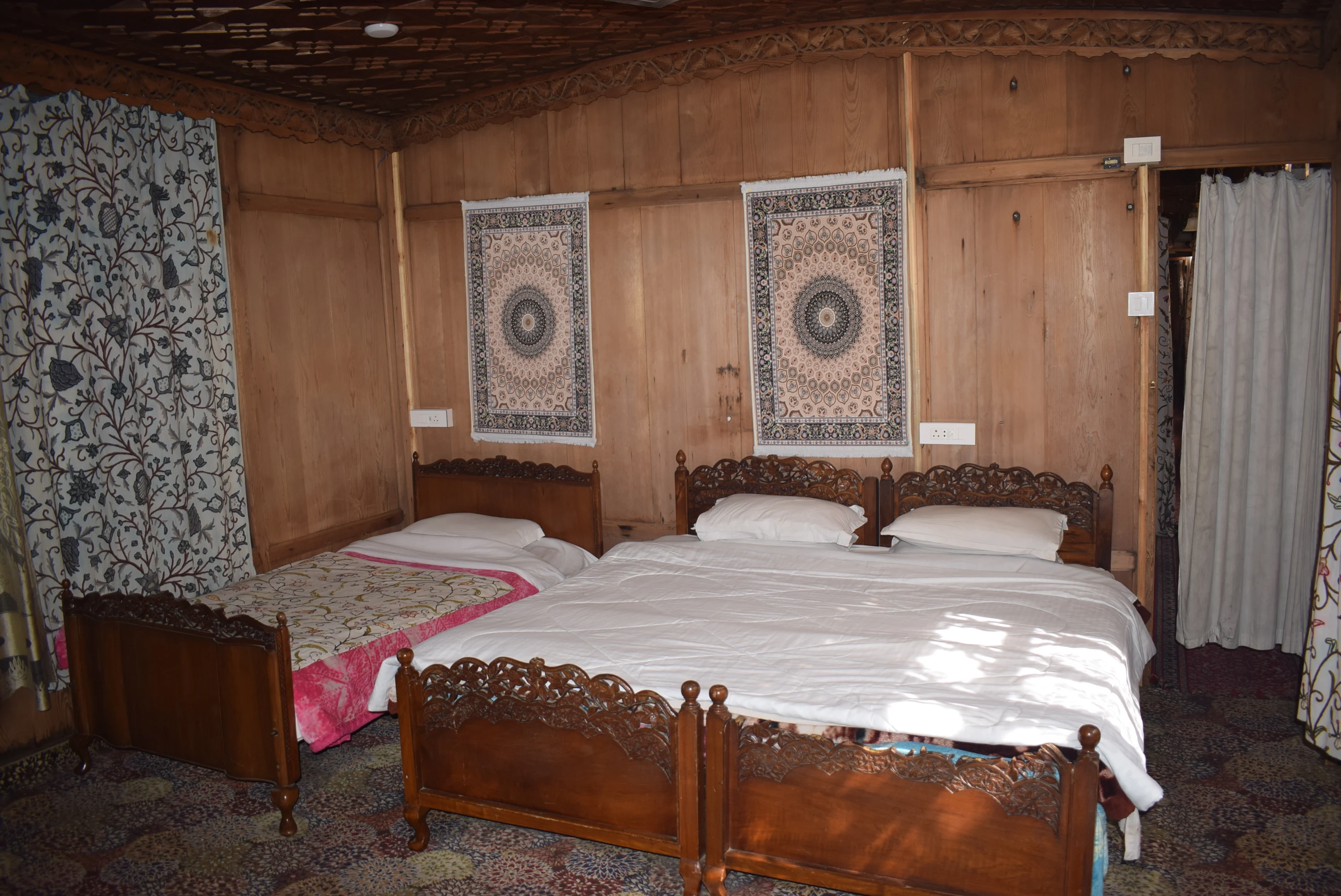 Couple Room Honeymoon Olympias Athena Dal Lake Srinagar